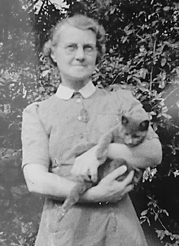 Photo of Queen's Nurse Ethel Hawksworth
